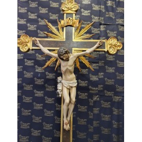 Croce in legno, con raggi su piedistallo