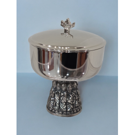 Set: Croce, Candelieri, calice, pisside e patena: 12 Apostoli