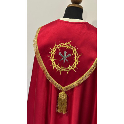 Piviale "Passio" colore rosso.