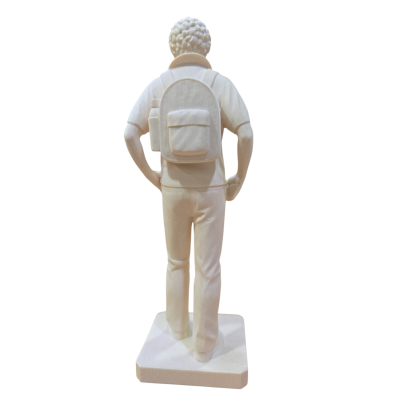 Scultura in legno cm 20 San Carlo Acutis colore naturale